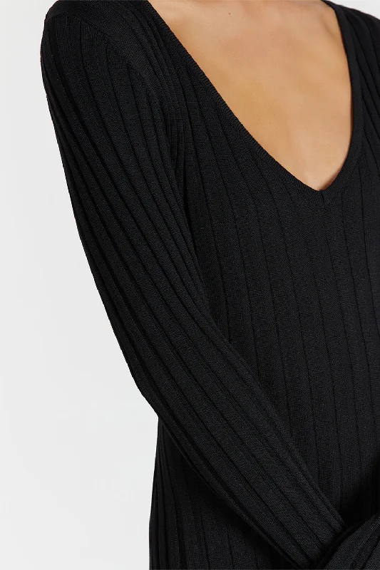 REIGN BLACK SLEEVED KNIT MIDI DRESS